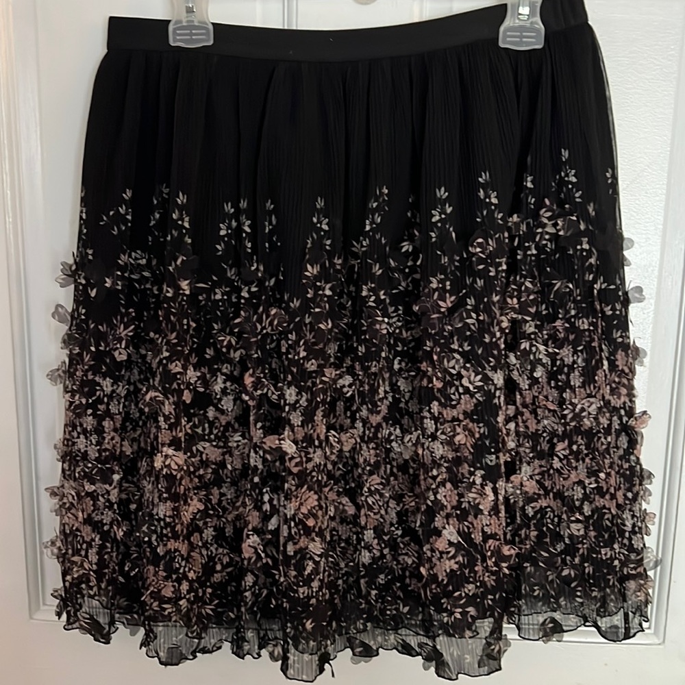 Black and Pink, floral, pleated elastic waisted skirt, mid length, M
